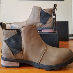 New Emelie Chelsea Sorel